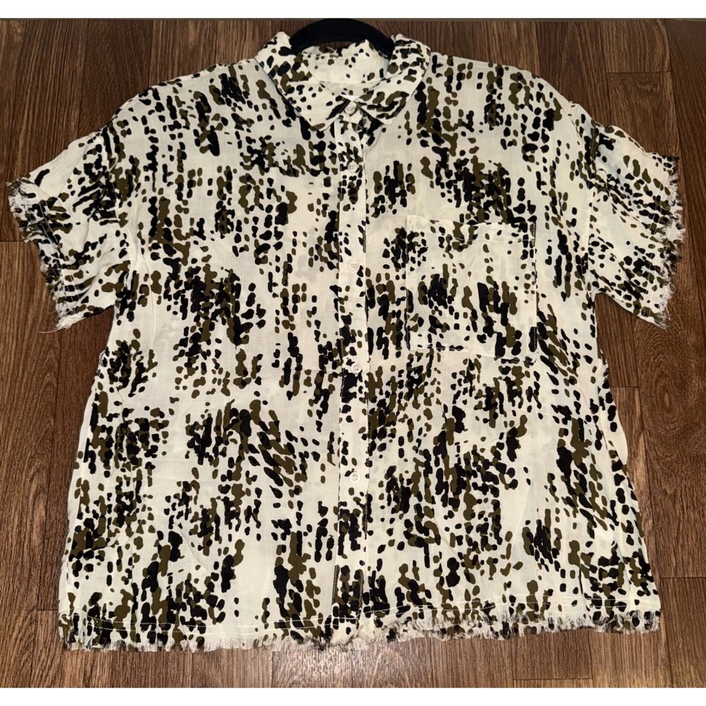 Industry Womens XS Short Sleeve Button Down Shirt Abstract Animal Print Frayed‎